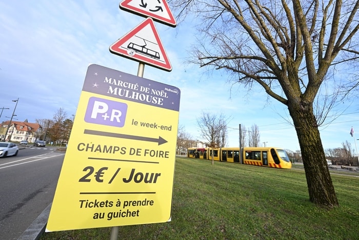 La nouvelle station P+R "Champ de foire" fonctionne exclusivement les week-ends, de 9h à 19h, les 6-7, 13-14 et 20-21 décembre. 