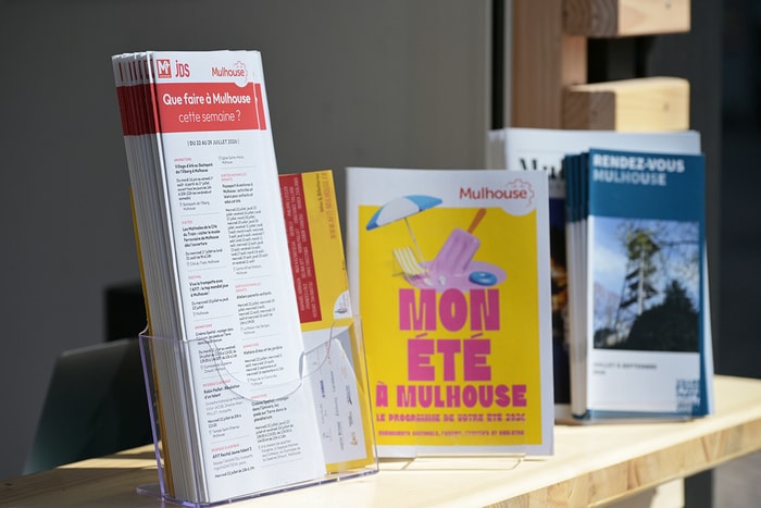 Flyers, programmes et agenda hebdomadaire des sorties, en lien avec M+ et le JDS, sont en libre-service pour tous. 