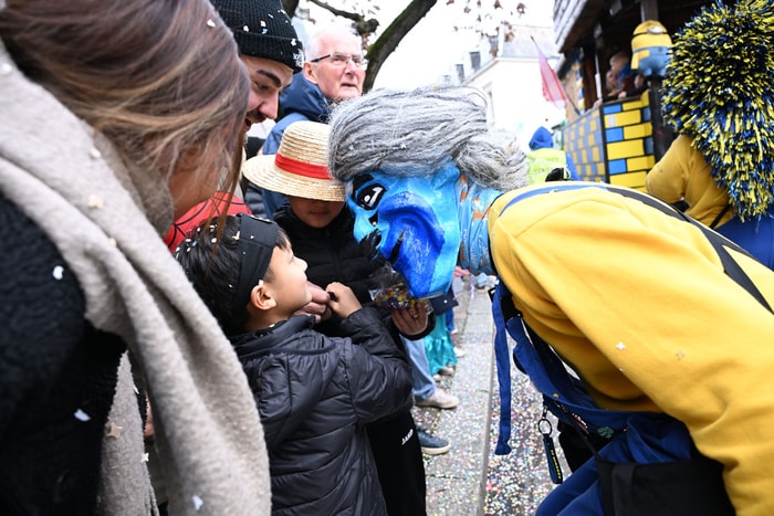73e Cavalcade internationale des fous dimanche après-midi.