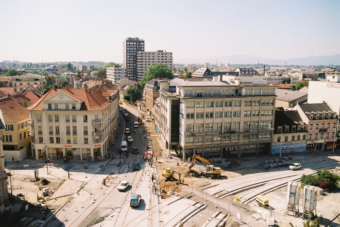 L’arrivée du tram a métamorphosé la ville, en particulier le secteur Porte Jeune.