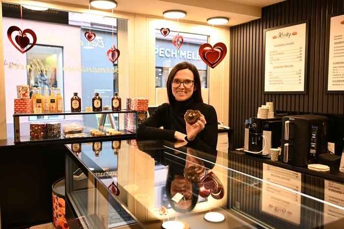 Vanessa Trieu dans son enseigne dédiée aux cookies, sous toutes ses formes. 