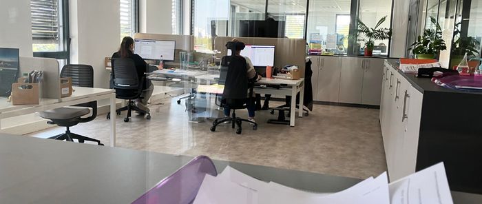 Le standard téléphonique traite 150 appels par jour.
