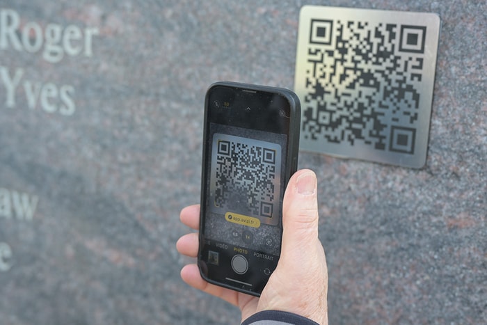 Le QR code permet de consulter le livre "Un soir de décembre", édité à l'occasion des dix ans de l'explosion.