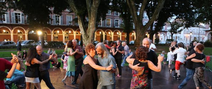 Tango d'été, les 11 et 18 août au square de la Bourse.