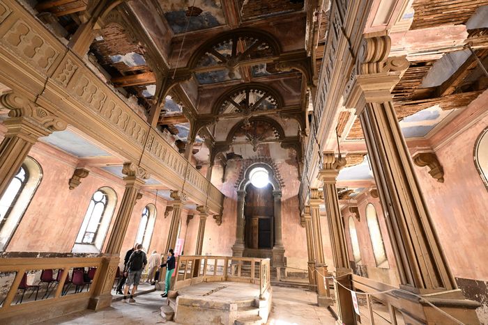 200 m², c'est la superficie de la salle principale en rez-de-chaussée.