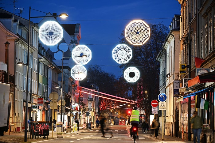 L'axe Briand-Franklin réaménagé, baptisé « s’Nèia Stressla », a été inauguré le mercredi 10 décembre 2025.