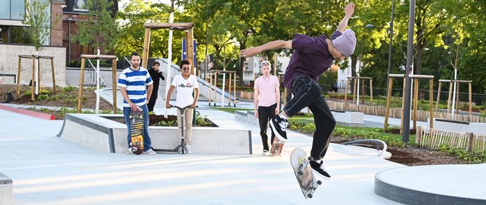 Parmi les possibilités, initiations à la trottinette et au skate, place de la Réunion.