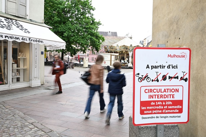 Au centre-ville, un arrêté interdit la circulation des Engins de déplacement personnel motorisés, certains jours.