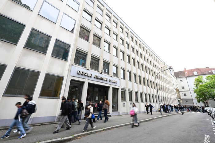 L'Institution Sainte Jeanne d'Arc accueille, actuellement, 2 000 élèves du premier et du second degré, ainsi que 24 étudiants en BTS. 