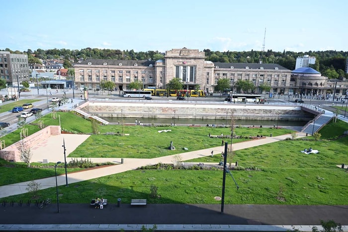 La gare de Mulhouse aujourd'hui, avec notamment le nouveau square de Gaulle. 