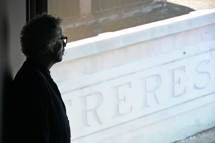 Plusieurs œuvres vidéographiques sont également présentées, tout au long de l’exposition.