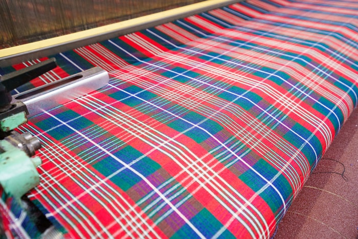 Les couleurs et motifs du tartan sont riches en référence à Mulhouse. 