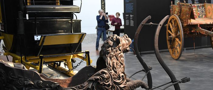 De nombreux objets historiques, précédant l'automobile dans l'histoire, sont présentés.
