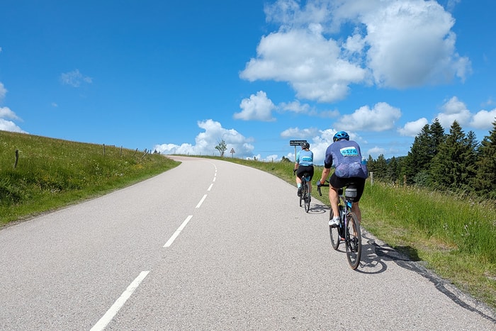 Dans la montée du Ballon d'Alsace, depuis Saint-Maurice-sur-Moselle, que les coureurs du Tour emprunteront à deux reprises, le 17 et le 18 juillet.