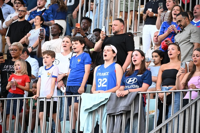 Fan-zone : retour en images sur le match France-Sénégal.