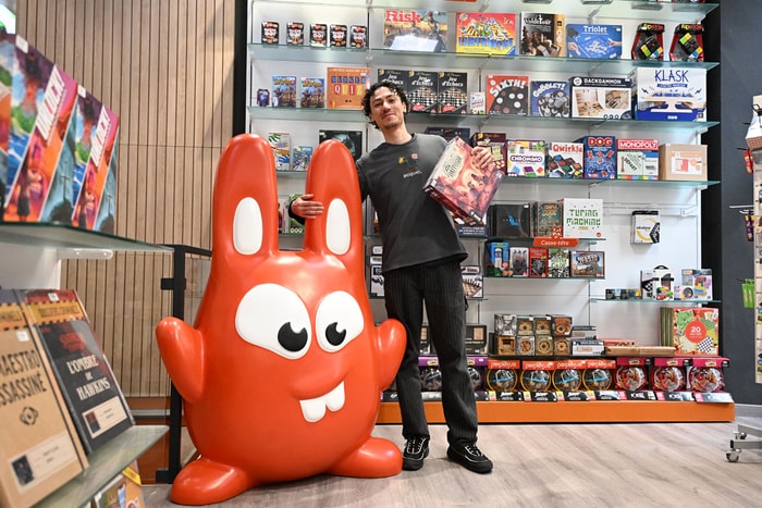 "Un lieu de vie autour du jeu", c'est toute l'idée de cette boutique gérée par Hadrian Hoffmann. 