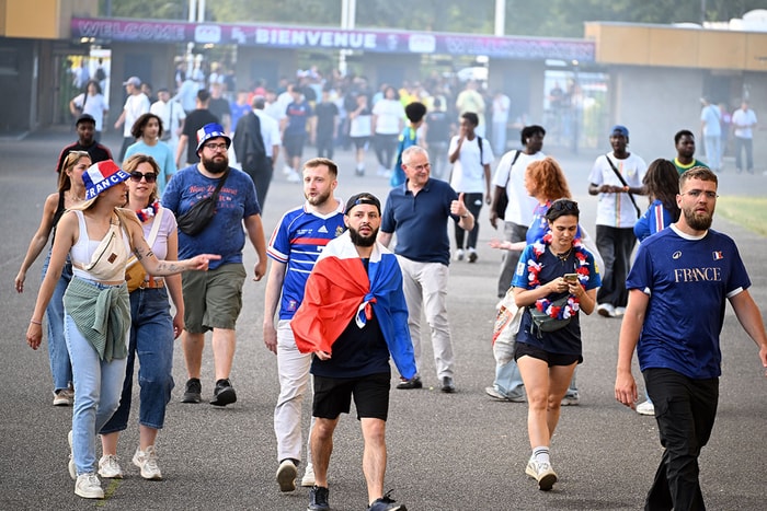 La fan-zone a accueilli les premiers supporters, une heure avant la rencontre. 