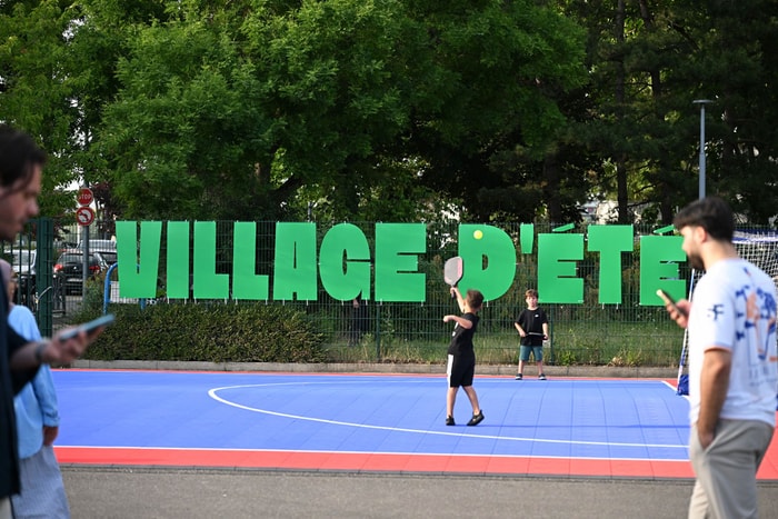 Ce week-end, en plus des animations sportives, le Village d'été propose une soirée stand-up, des animations avec Cerise FM et des concerts pour la Fête de la musique.
