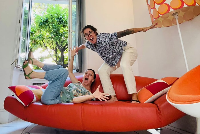 Julie Frigeni et Laura Rudnicki, les co-gérantes de Tadam Impro, se sont déjà appropriés leurs nouveaux locaux !  