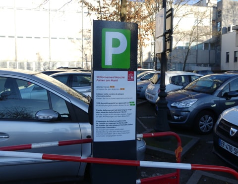 Les nouveaux horodateurs ont été installés sur les deux parkings, face au Marché du Canal couvert.