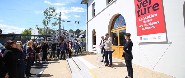 Séquence inaugurale, ce lundi matin, dans l'ancienne gare de Dornach réhabilitée.