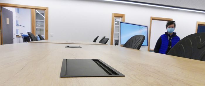 Des espaces de coworking, ouverts à tous, sont proposés dès l'entrée.