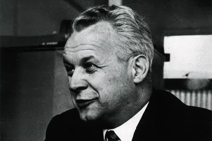 Elu municipal, départemental et sénateur, Charles Stoessel est décédé le 14 octobre 1966, dans un accident de voiture.