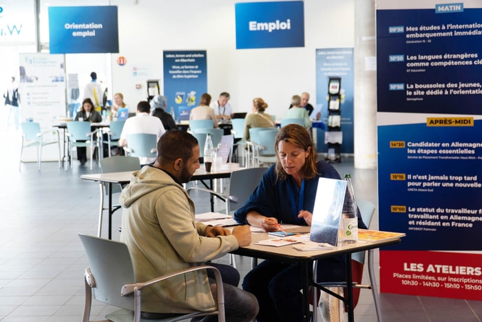 Selon France Travail, 22,5 % des demandeurs d’emploi se déclarent prêts à travailler de l’autre côté de la frontière.