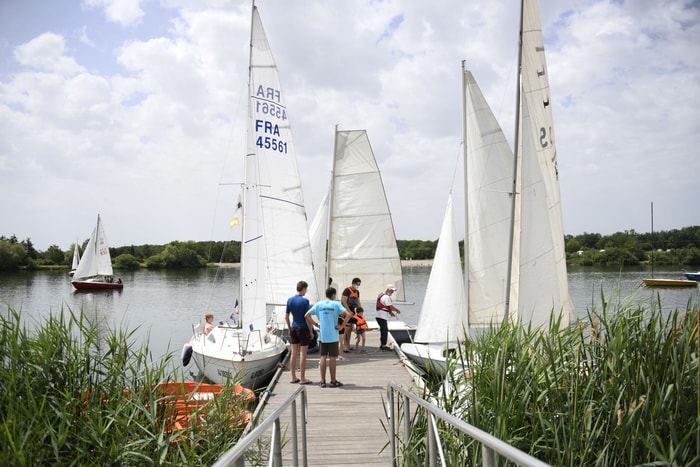 Au Plan d'eau de Reiningue, on se sent un peu comme au bord de la mer, avec les voiliers du Club de voile de Mulhouse. 