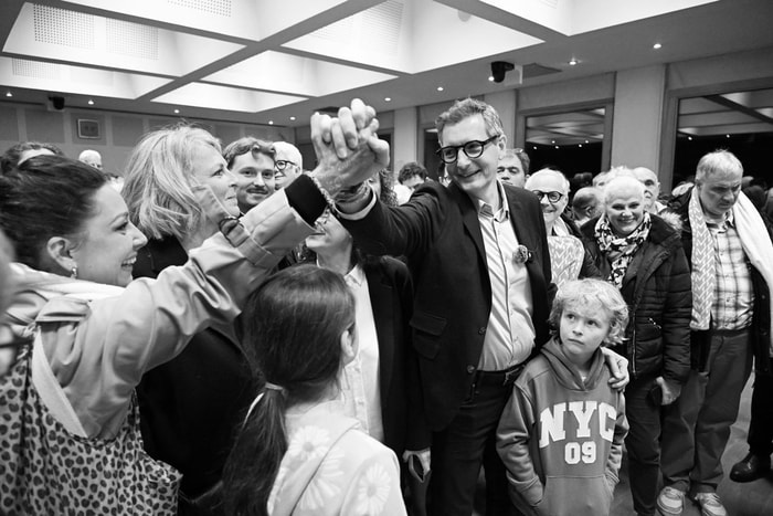 Les résultats tombent.