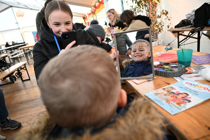 Des ateliers de maquillage étaient proposés. 