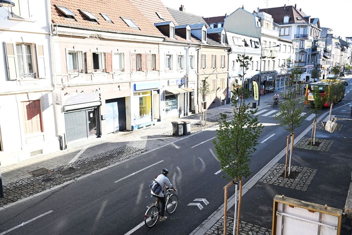 A partir du lundi 7 septembre, la circulation automobile sera autorisée dans le sens de Briand vers Franklin, aux côtés des bus Soléa et des vélos. 