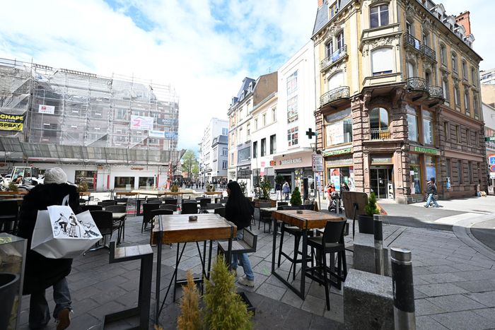 Les terrasses des commerces resteront ouvertes durant le chantier, qui fera des pauses entre 12h et 14h. 