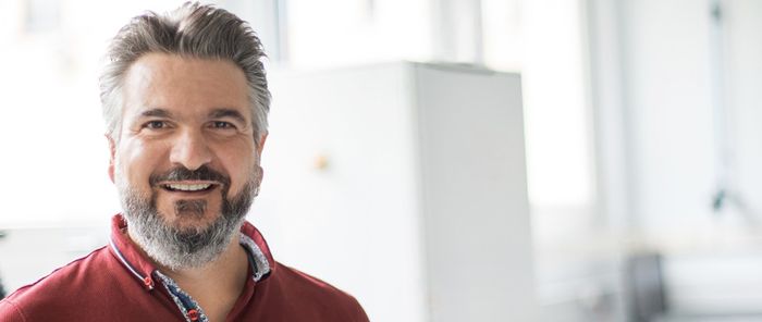 Dino a débuté une formation de technicien en assistance informatique.