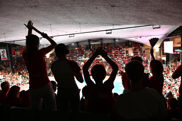 L'ambiance des très grands soirs au Palais des sports.