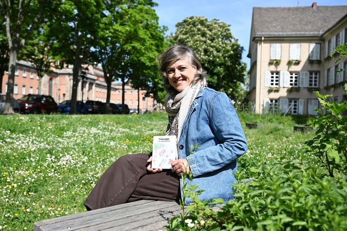 Formatrice à la Ville de Mulhouse, Claire Isaija a choisi d'autoéditer son livre, afin de récolter un maximum de fonds pour l'association ARSLA. 