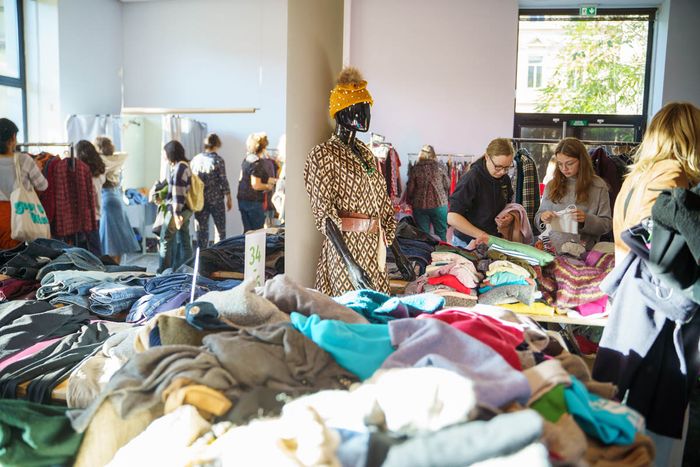 Le vide-dressing se tiendra pour la première fois au KMØ.  