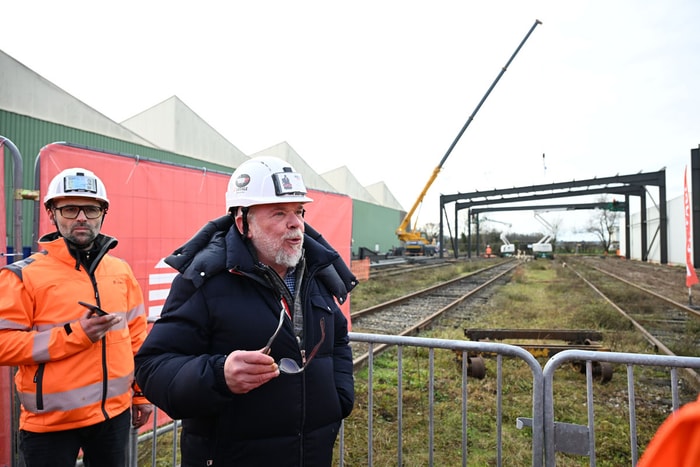 Sylvain Vernerey, le directeur de la Cité du train, souligne la nécessité de protéger les matériels ferroviaires des intempéries. 