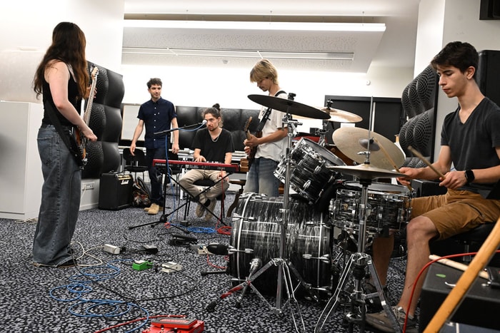 Les cursus privilégient la pratique collective, l'essence même des musiques actuelles. 