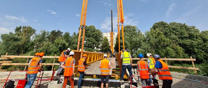 La passerelle a été installée ce vendredi matin.