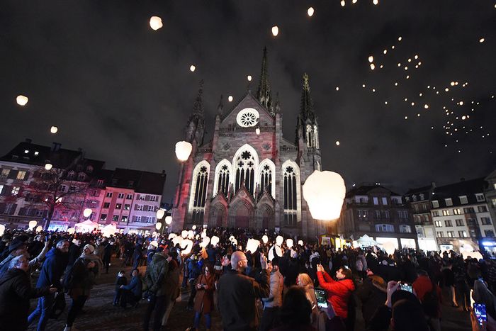 Un lâcher de lanternes est prévu, place de la Réunion, samedi 8 février à partir de 19h.
