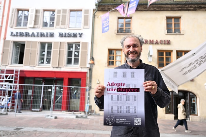 Luc Widmaier a annoncé la réouverture de la librairie Bisey aux alentours du 7 octobre et la campagne de financement participatif "Adopte une étagère". 
