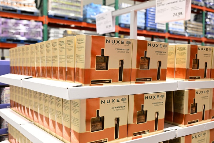 La magasin propose plus de 3 000 produits français et internationaux. 