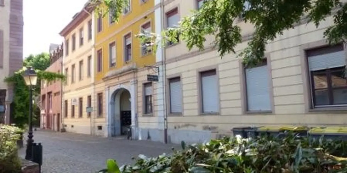 Des premières manufactures à l'essor industriel