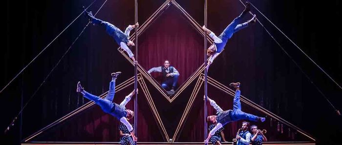 Hôtel avec le Cirque Éloize
