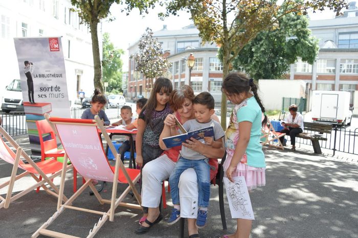 La bibliothèque sort de ses murs