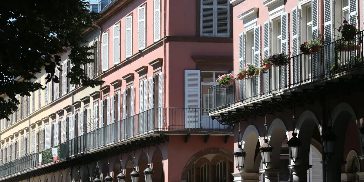 Des premières manufactures à l'essor industriel