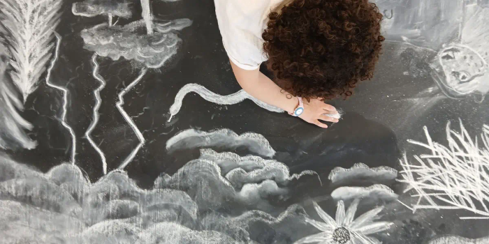 Atelier - Éclats de craie, poudres de lumière