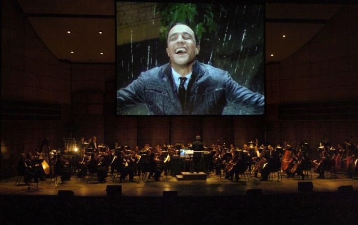 CHANTONS SOUS LA PLUIE - Gene Kelly & Stanley Donen avec l’OSM
