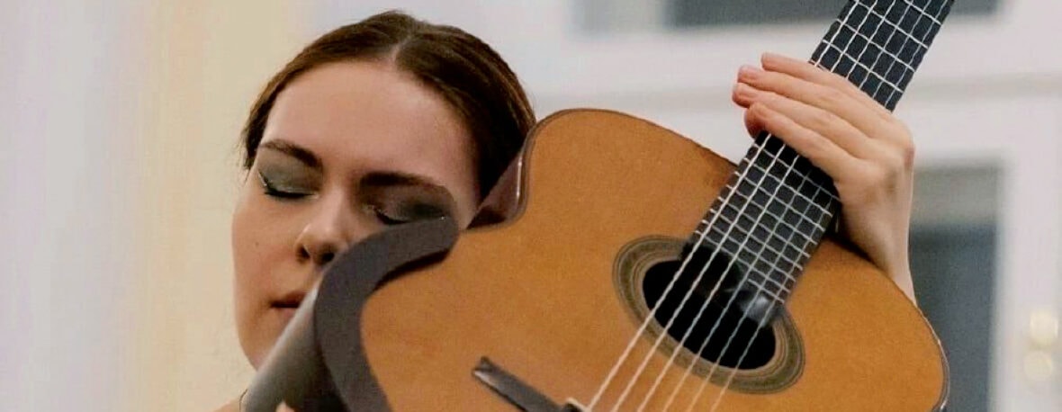 Véra Danilina | guitare
